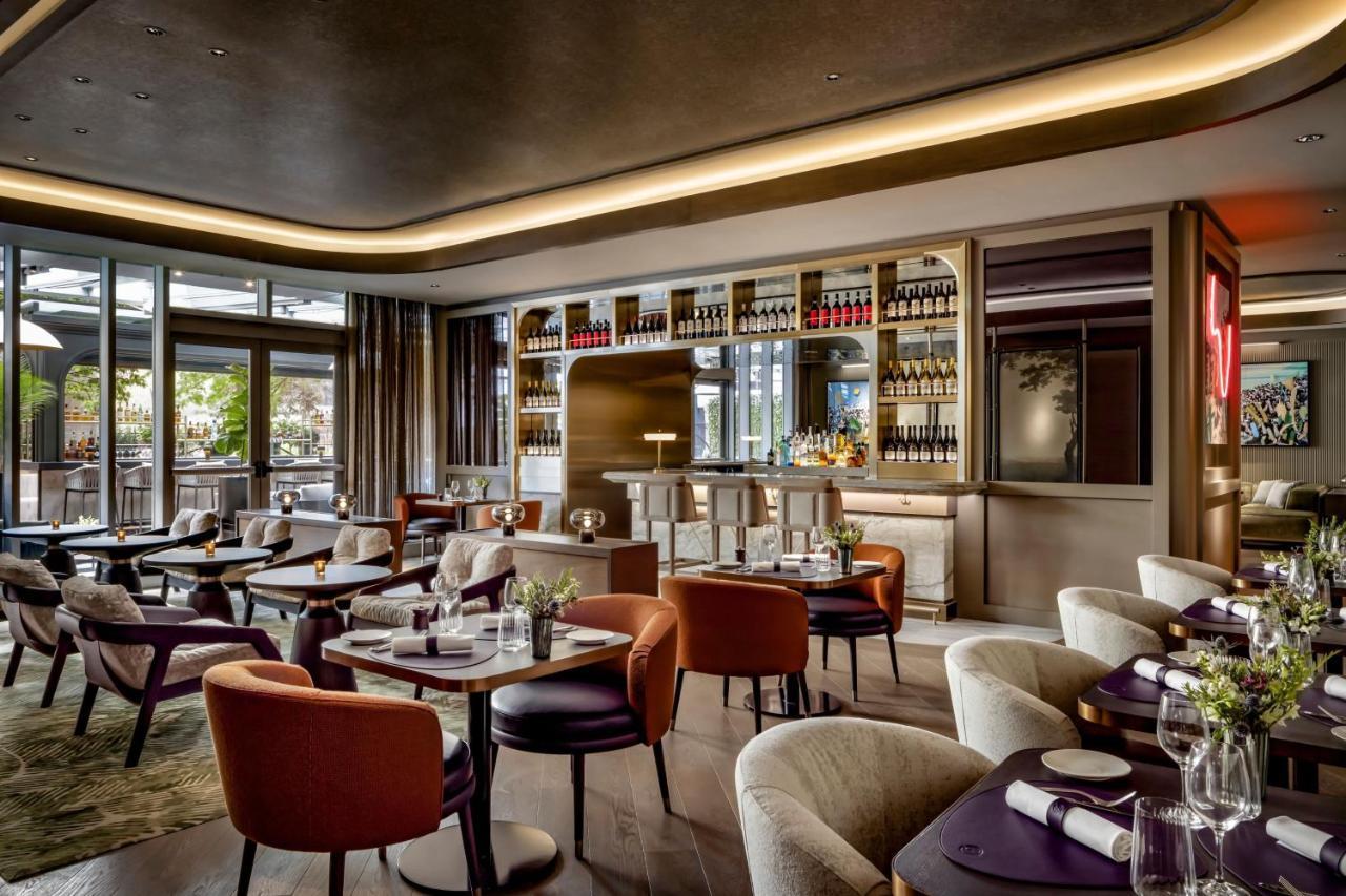 The Ritz-carlton,