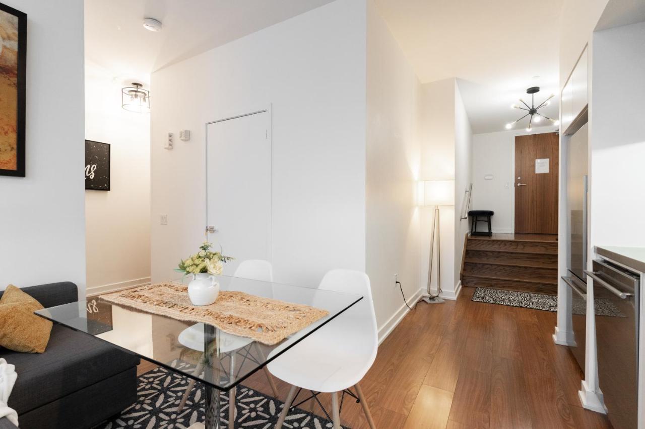 Apartment Chic 2 Bedroom 2.5 Bath Downtown *