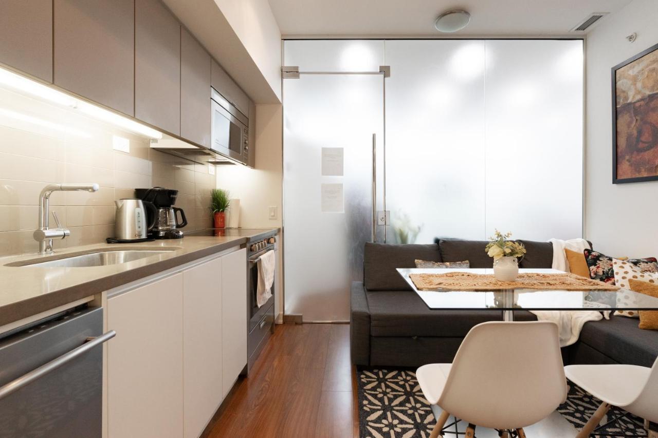Chic 2 Bedroom 2.5 Bath Downtown * Toronto