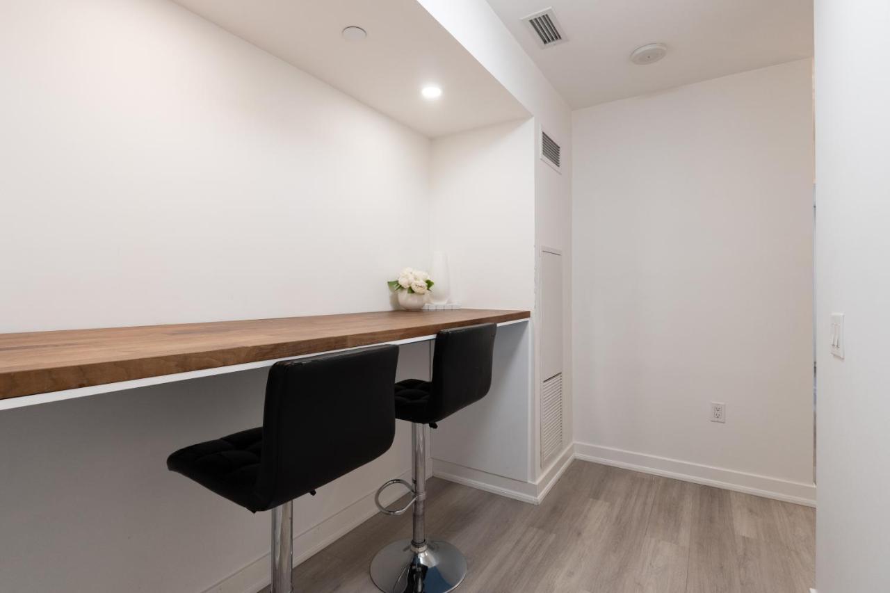 Apartment Chic 2 Bedroom 2.5 Bath Downtown Toronto