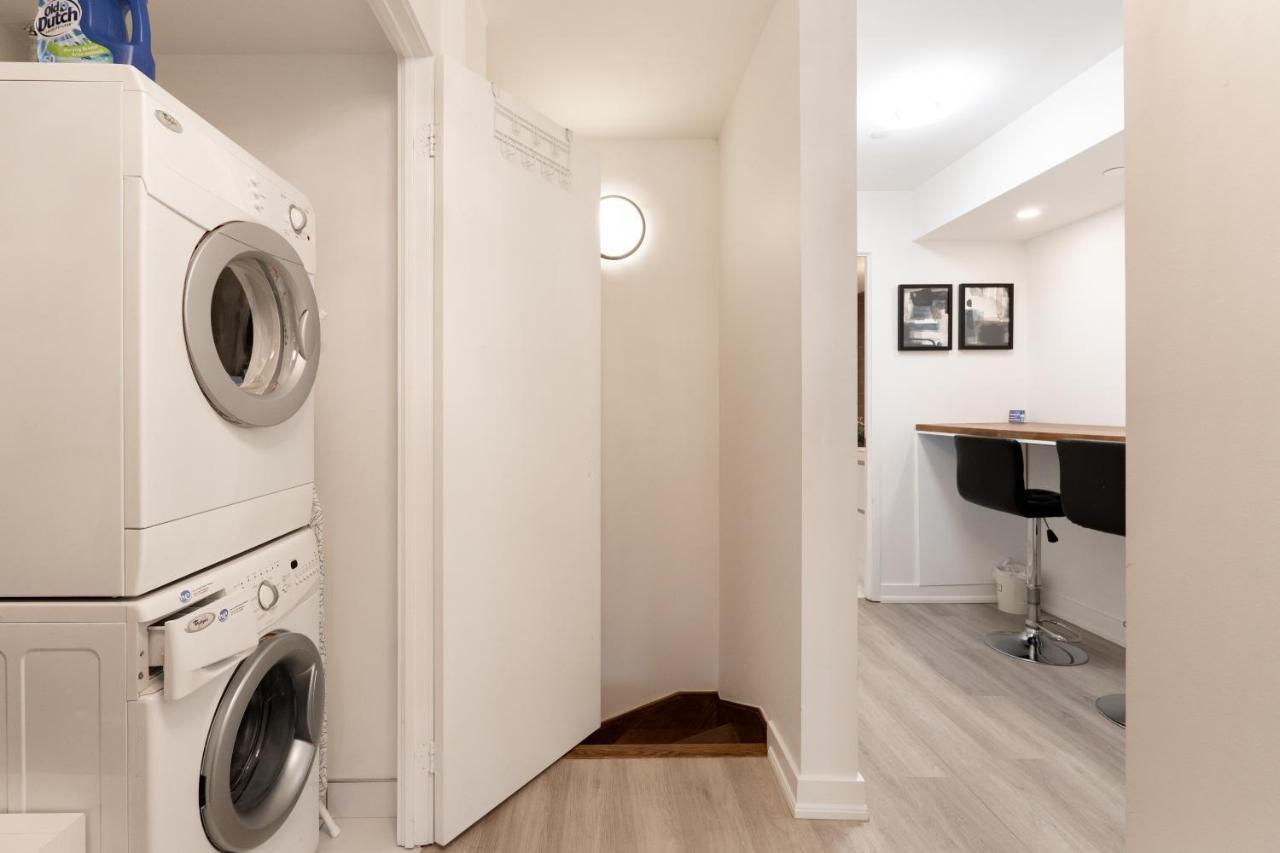 Chic 2 Bedroom 2.5 Bath Downtown Apartment