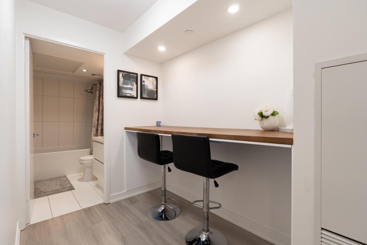 Apartment Chic 2 Bedroom 2.5 Bath Downtown
