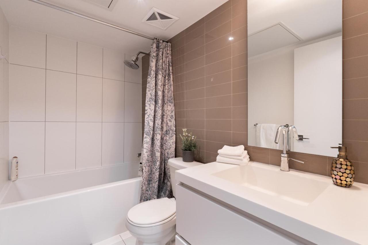 Apartment Chic 2 Bedroom 2.5 Bath Downtown