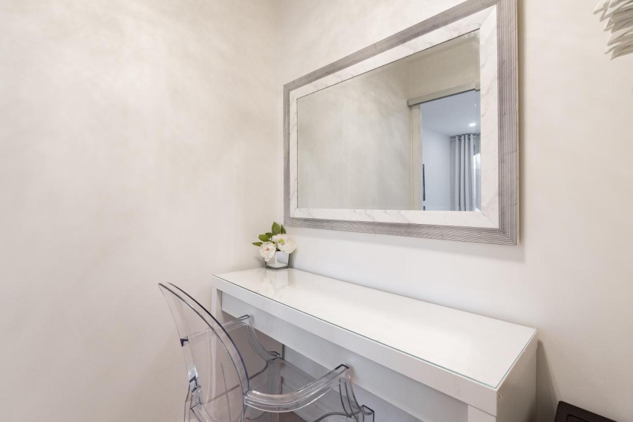 Chic 2 Bedroom 2.5 Bath Downtown Apartment *