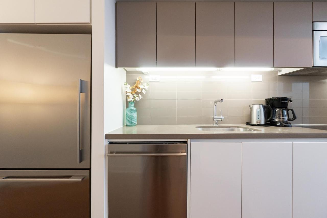 Apartment Chic 2 Bedroom 2.5 Bath Downtown Toronto