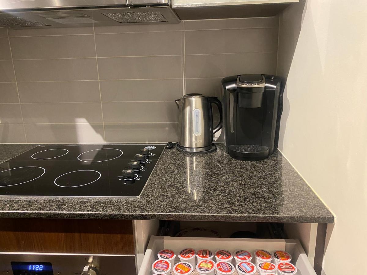Cozy 2 Bedroom Free Parking Downtown 1min Scotiabank Arena Tff Cn Tower Rogers Centre Union Station *
