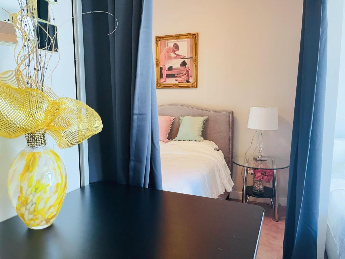 Comfort Opulence Suites Downtown 42th Floor With Lakeview Hotel Toronto
