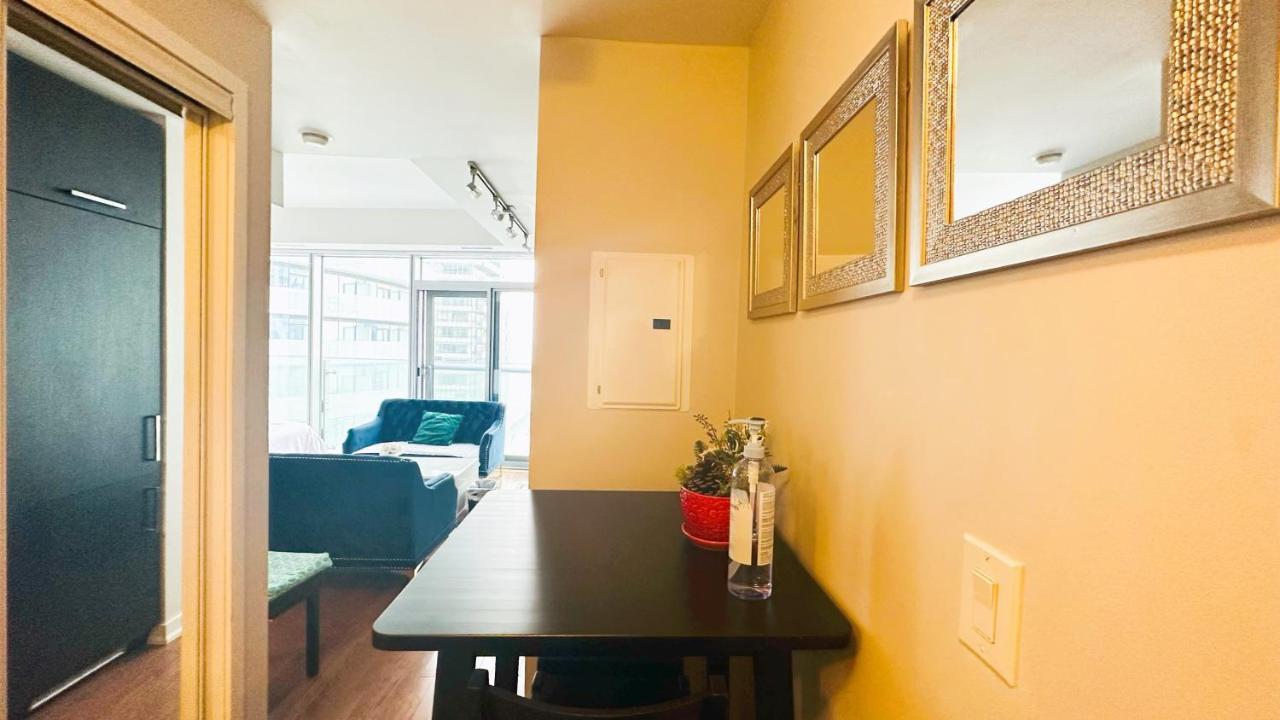 Hotel Comfort Opulence Suites Downtown 42th Floor With Lakeview Toronto