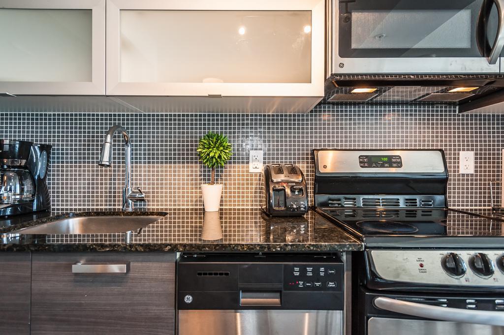 Apartment Soho 2 Bed | 2 Bath Cn Tower View *