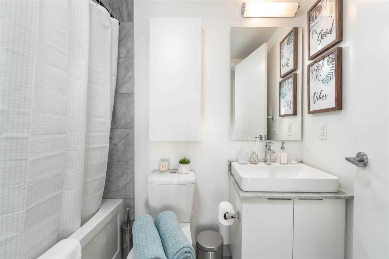 Comfort Opulence Suites Downtown 42th Floor With Lakeview Toronto