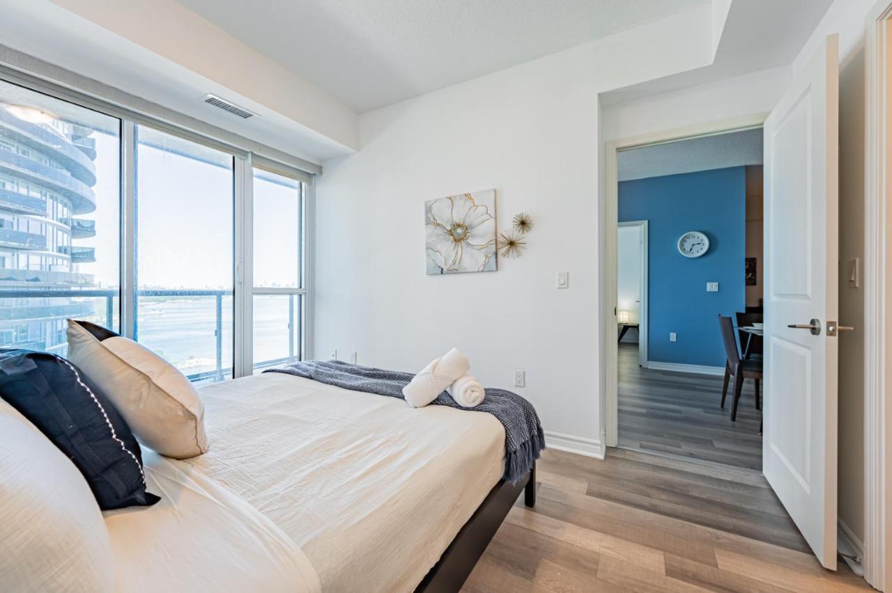 Apartment Two Bedroom Condo! Union Station! Downtown Core Toronto
