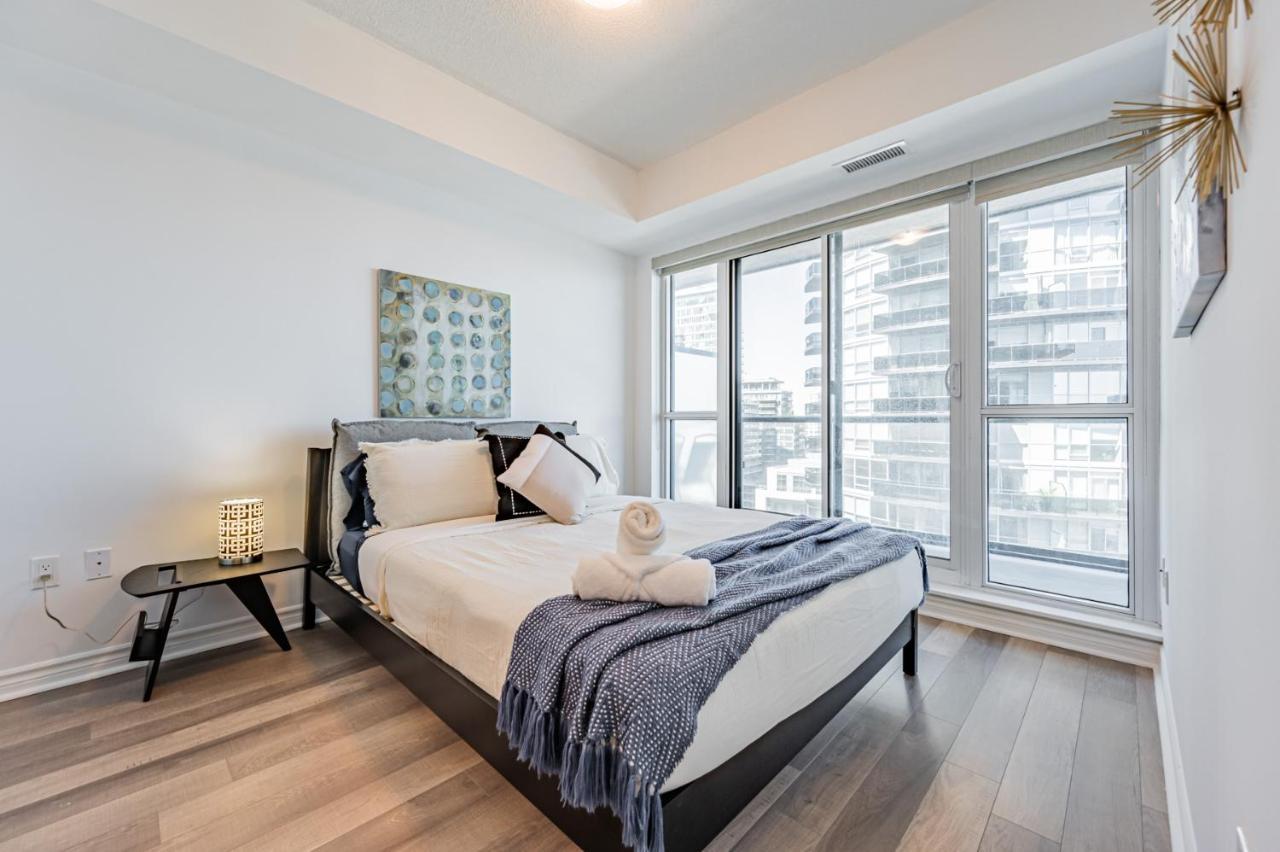 Two Bedroom Condo! Union Station! Downtown Core Apartment *