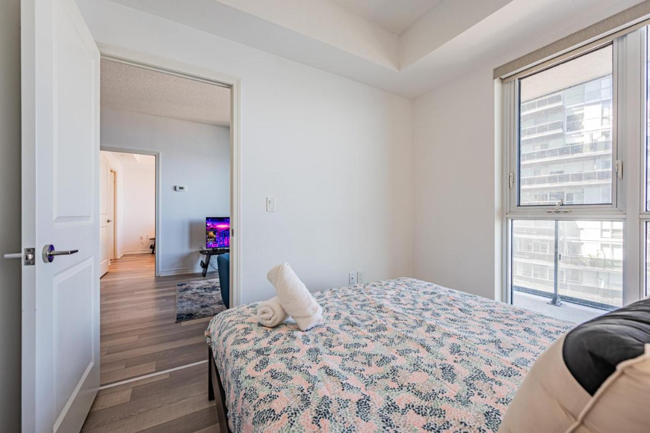Apartment Two Bedroom Condo! Union Station! Downtown Core Toronto