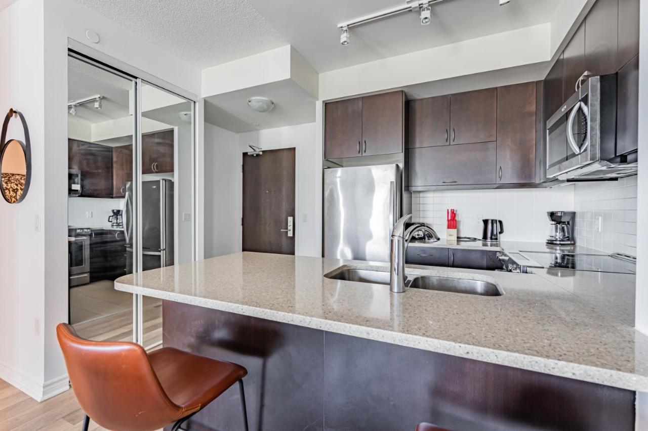 Two Bedroom Condo! Union Station! Downtown Core