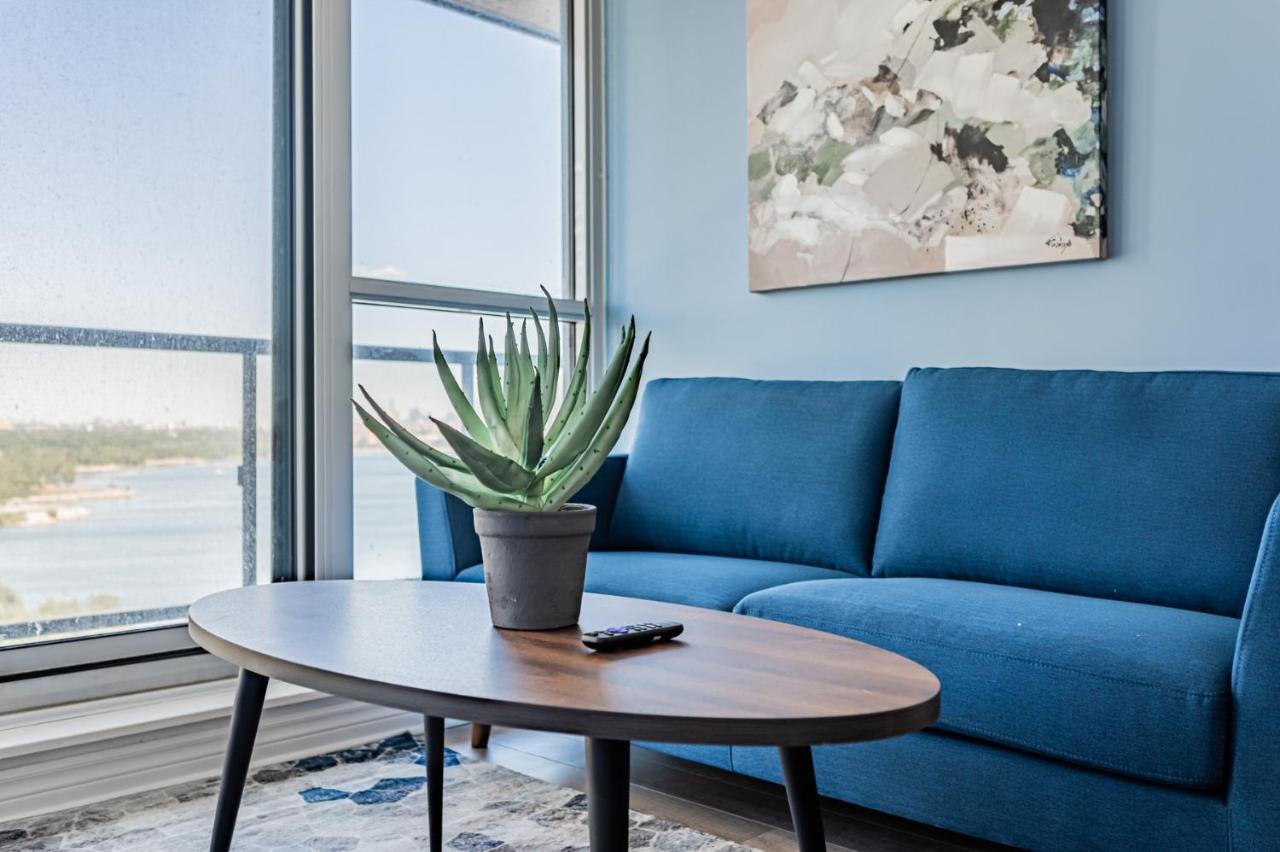 Two Bedroom Condo! Union Station! Downtown Core *