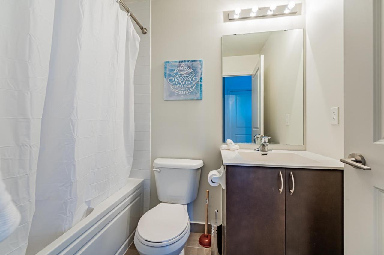 Two Bedroom Condo! Union Station! Downtown Core
