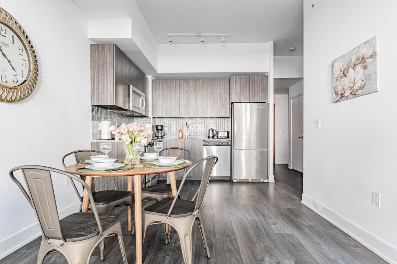 In Parklawn & Lake Shore With Free Parking Close To Airport * Toronto
