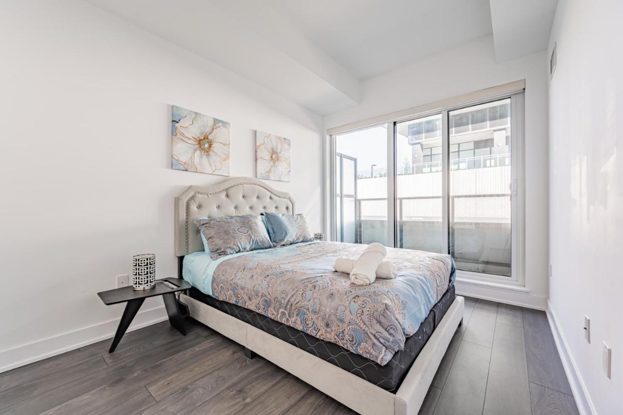 In Parklawn & Lake Shore With Free Parking Close To Airport Apartment *