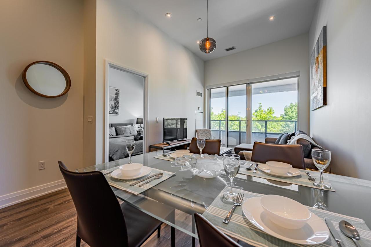 In Parklawn & Lake Shore With Free Parking Close To Airport * Toronto