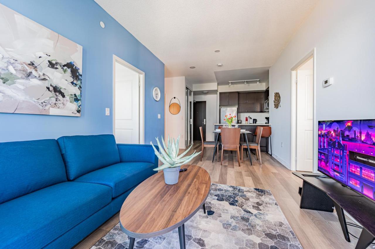 In Parklawn & Lake Shore With Free Parking Close To Airport *