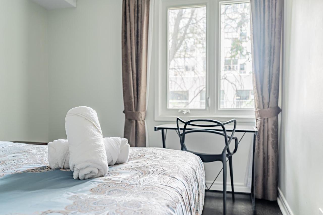 Lovely In Downtown Core Apartment