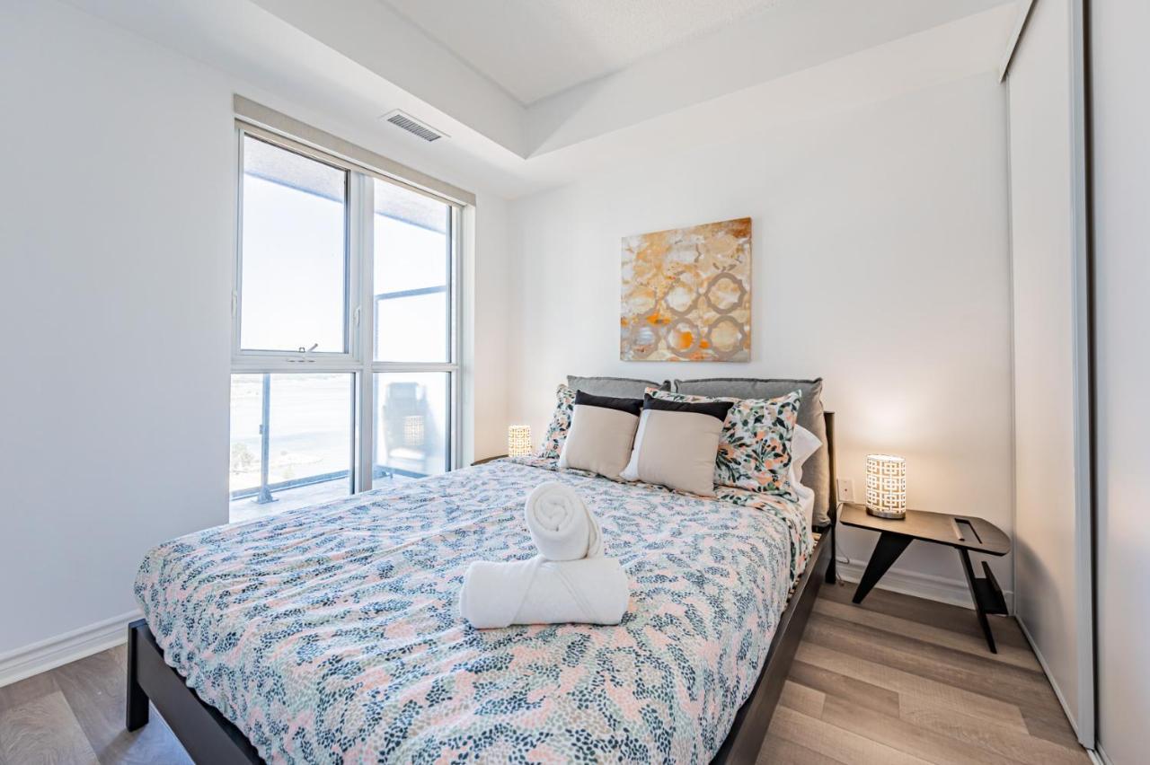 Apartment In Parklawn & Lake Shore With Free Parking Close To Airport Toronto