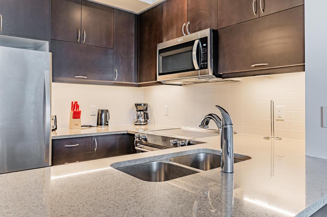 Two Bedroom Condo! Union Station! Downtown Core
