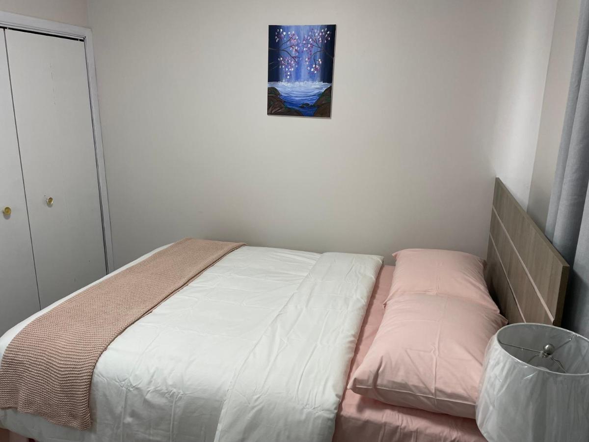 Holiday home Luxurious Cozy House In Bluffs With Lake View Toronto