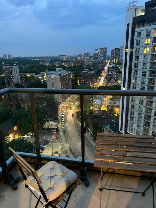 Spacious Studio W/ View! Steps From Eatons & Tmu! Toronto