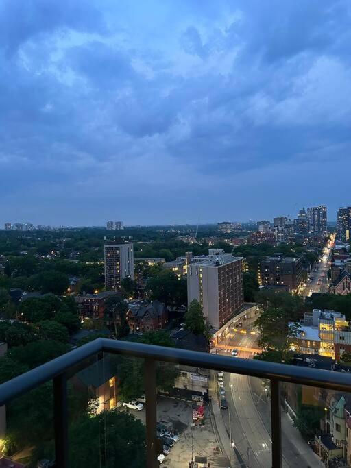 Spacious Studio W/ View! Steps From Eatons & Tmu! Toronto