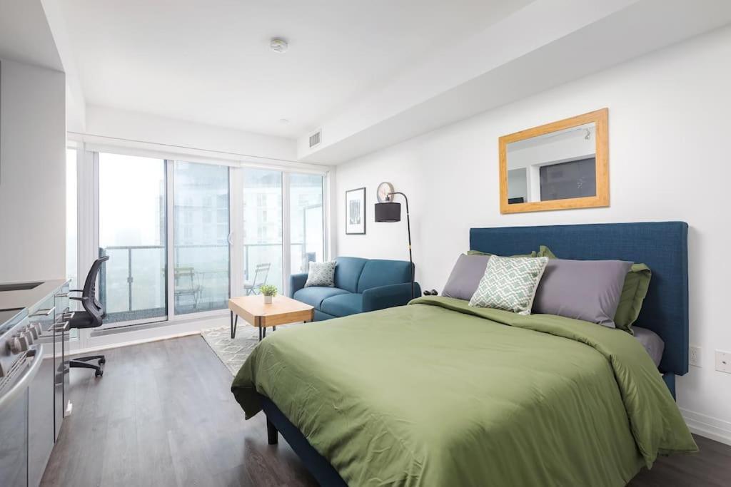 Spacious Studio W/ View! Steps From Eatons & Tmu! Apartment *