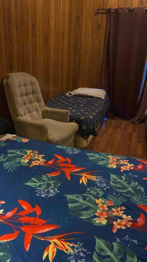 Private 5 Min Finch West Subway - York *