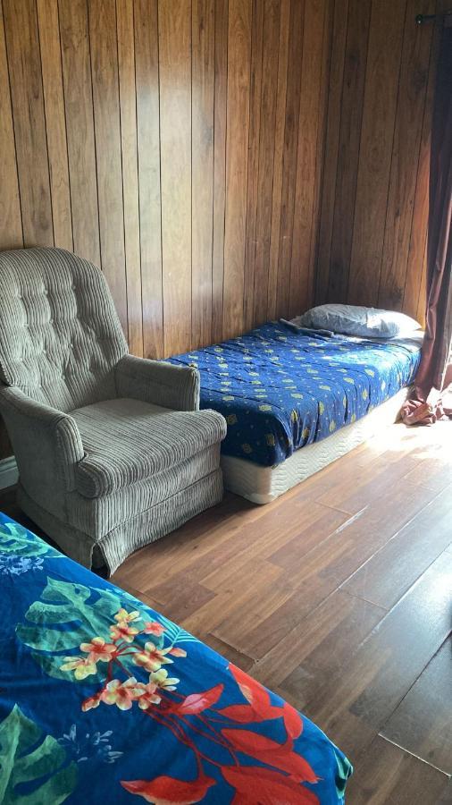 Private 5 Min Finch West Subway - York Guest house *
