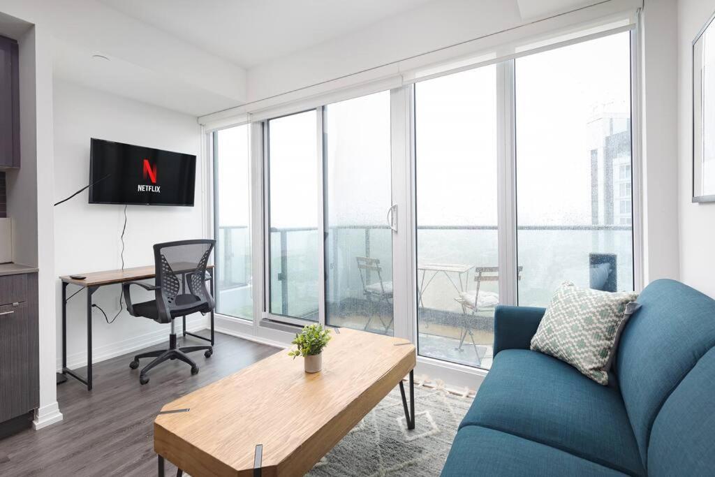 Spacious Studio W/ View! Steps From Eatons & Tmu! Apartment Toronto