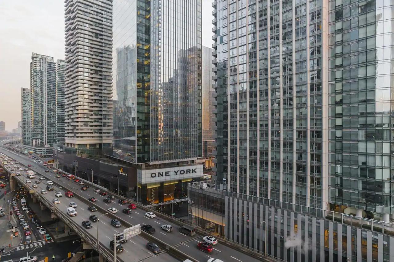 Luxury 2-bedroom Parking, View Of Cn Tower *