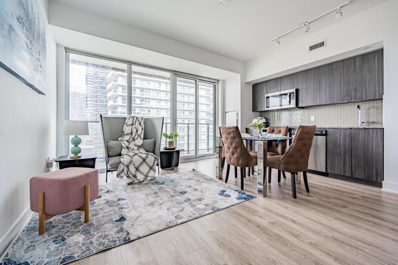 Two Bedroom Condo! Union Station! Downtown Core Apartment
