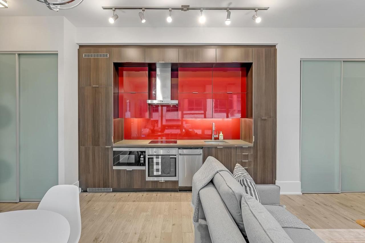 Apartment 2br 2bth Apt-rogers Center-cn Tower-free Parking