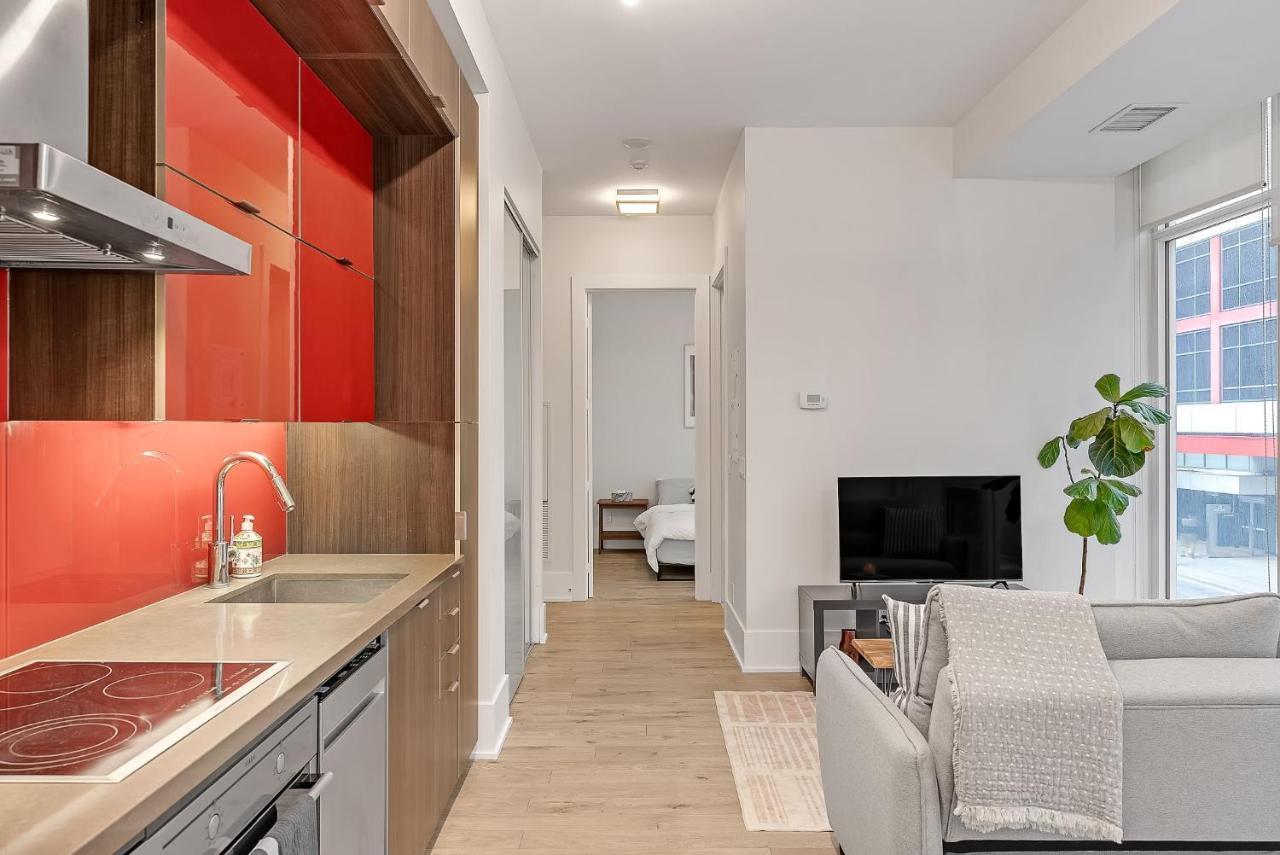 Apartment 2br 2bth Apt-rogers Center-cn Tower-free Parking