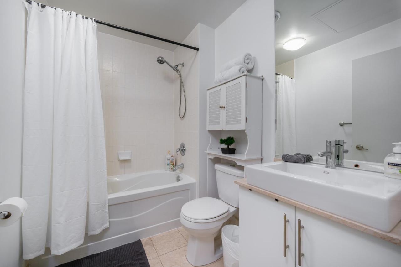 Bremner Apartment *
