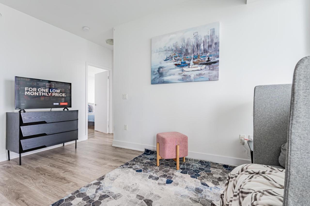 Apartment Two Bedroom Condo! Union Station! Downtown Core Toronto
