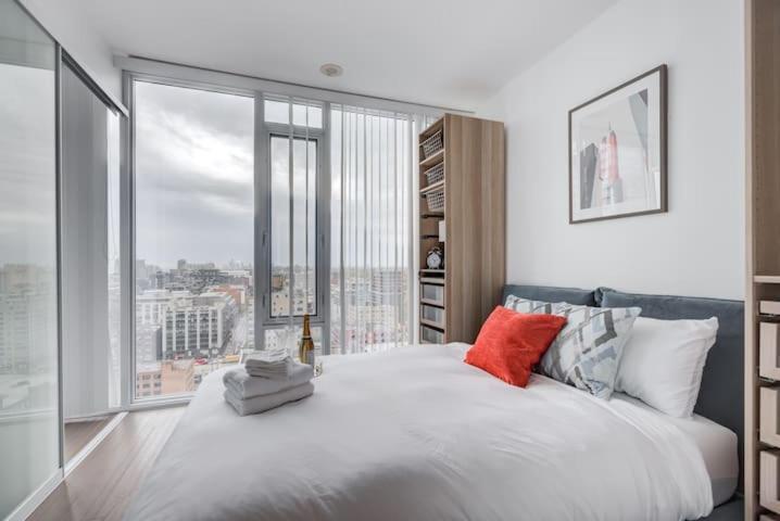 Apartment Luxury By Cn Tower Toronto
