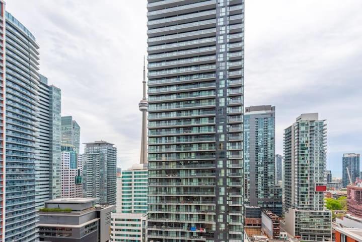 Luxury By Cn Tower Toronto