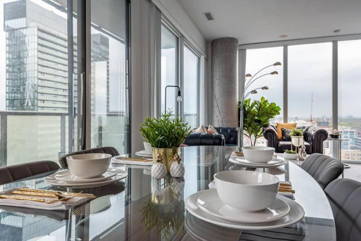 Luxury By Cn Tower Toronto
