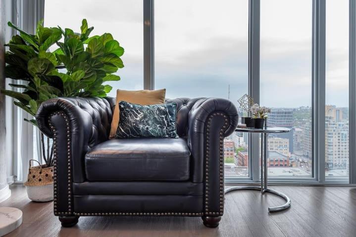Luxury By Cn Tower Toronto