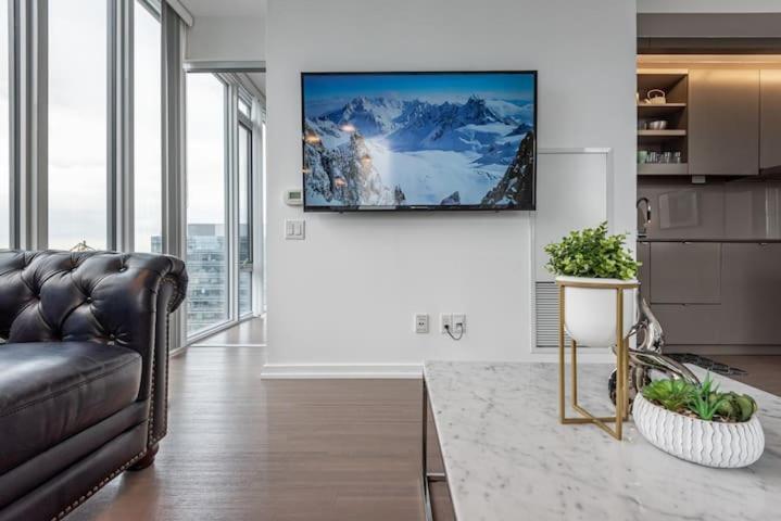 Luxury By Cn Tower Apartment Toronto