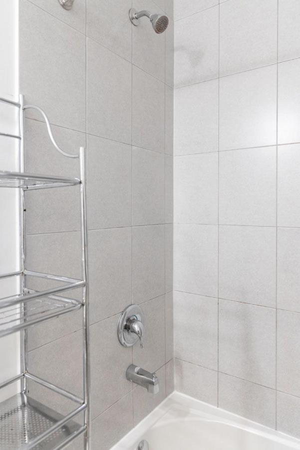 Beautiful Townhouse Near Yorkdale Mall, Wilson Subway Toronto