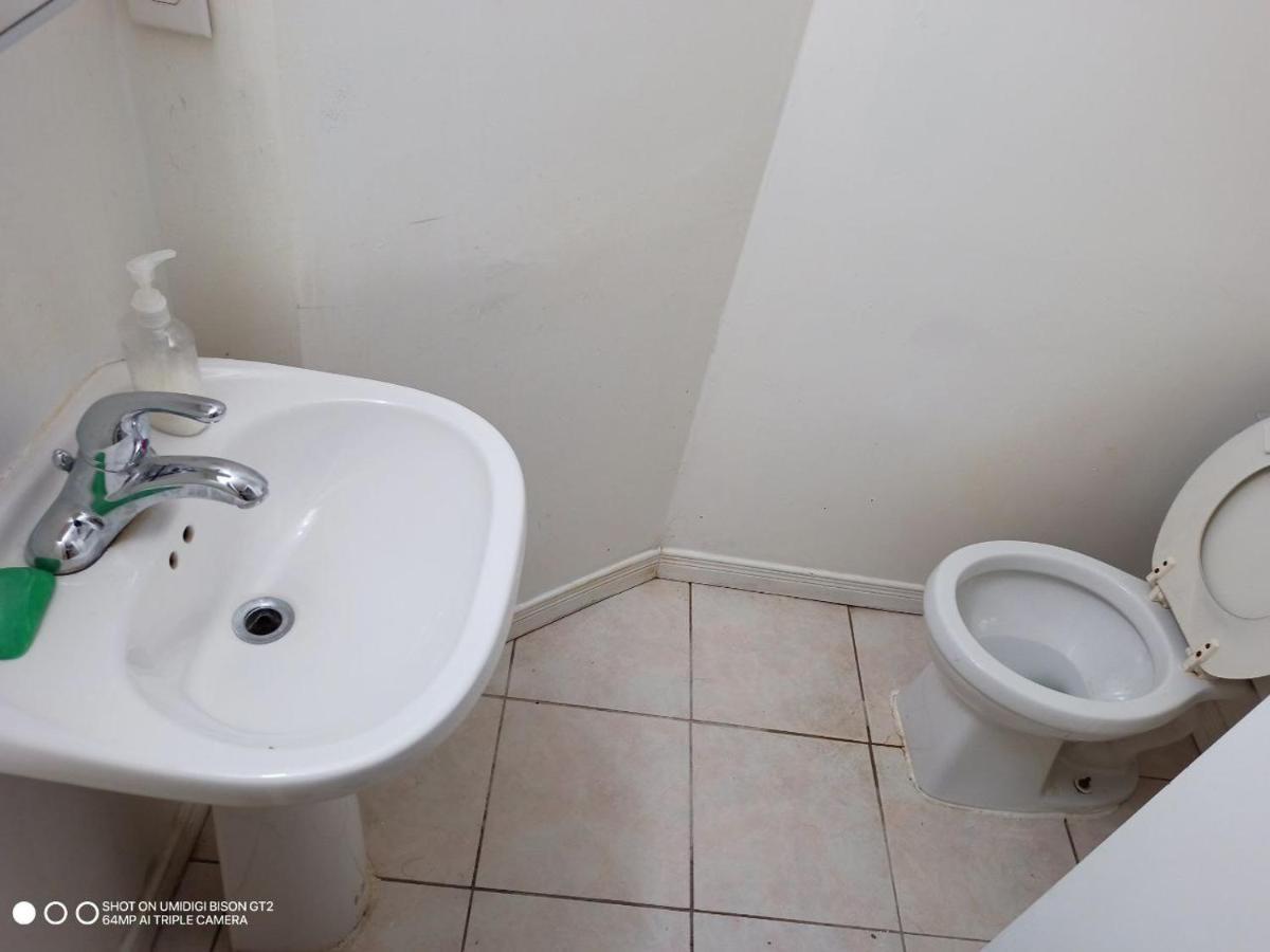 Guest house Stb - Cozy Nest - Double Bedroom With Private Washroom *