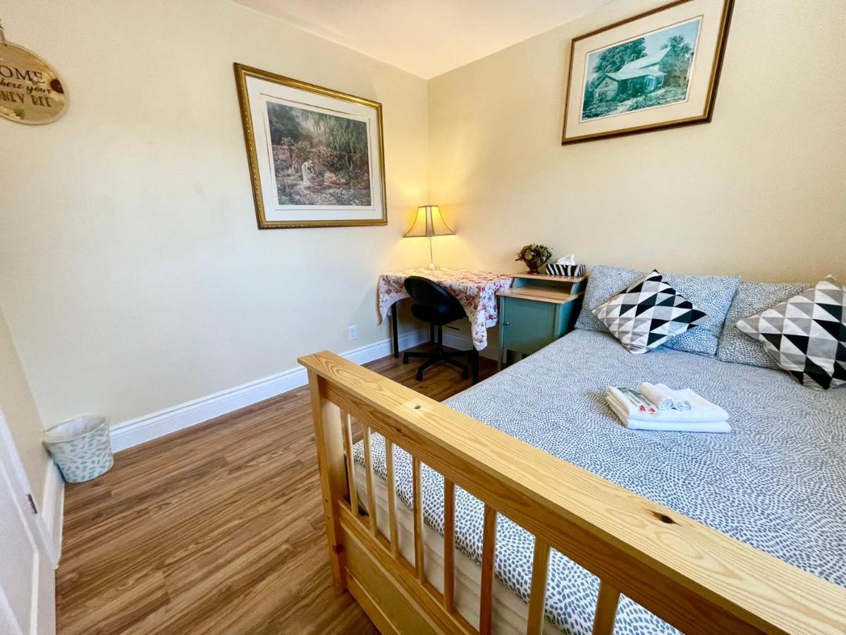 Perfect Home-private Washrooms,free Parking,high Speed Net Homestay *