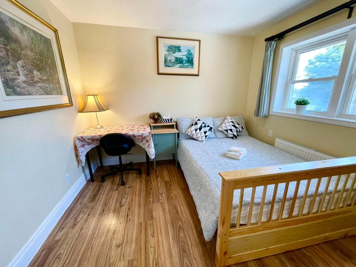 Perfect Home-private Washrooms,free Parking,high Speed Net Homestay Toronto