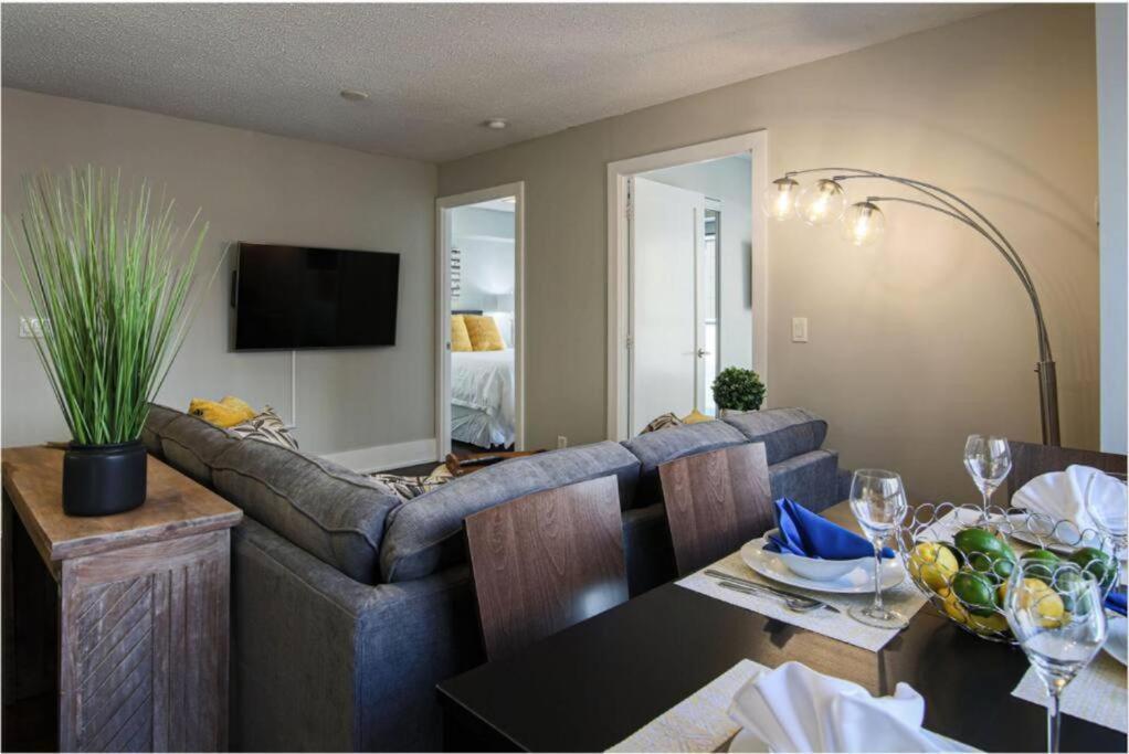 Lifesuites Loft - Cn Tower Apartment